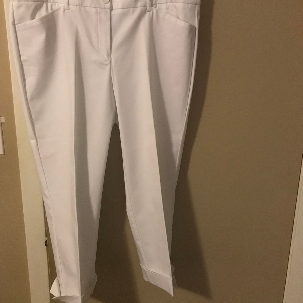 Ladies Cropped White Pants